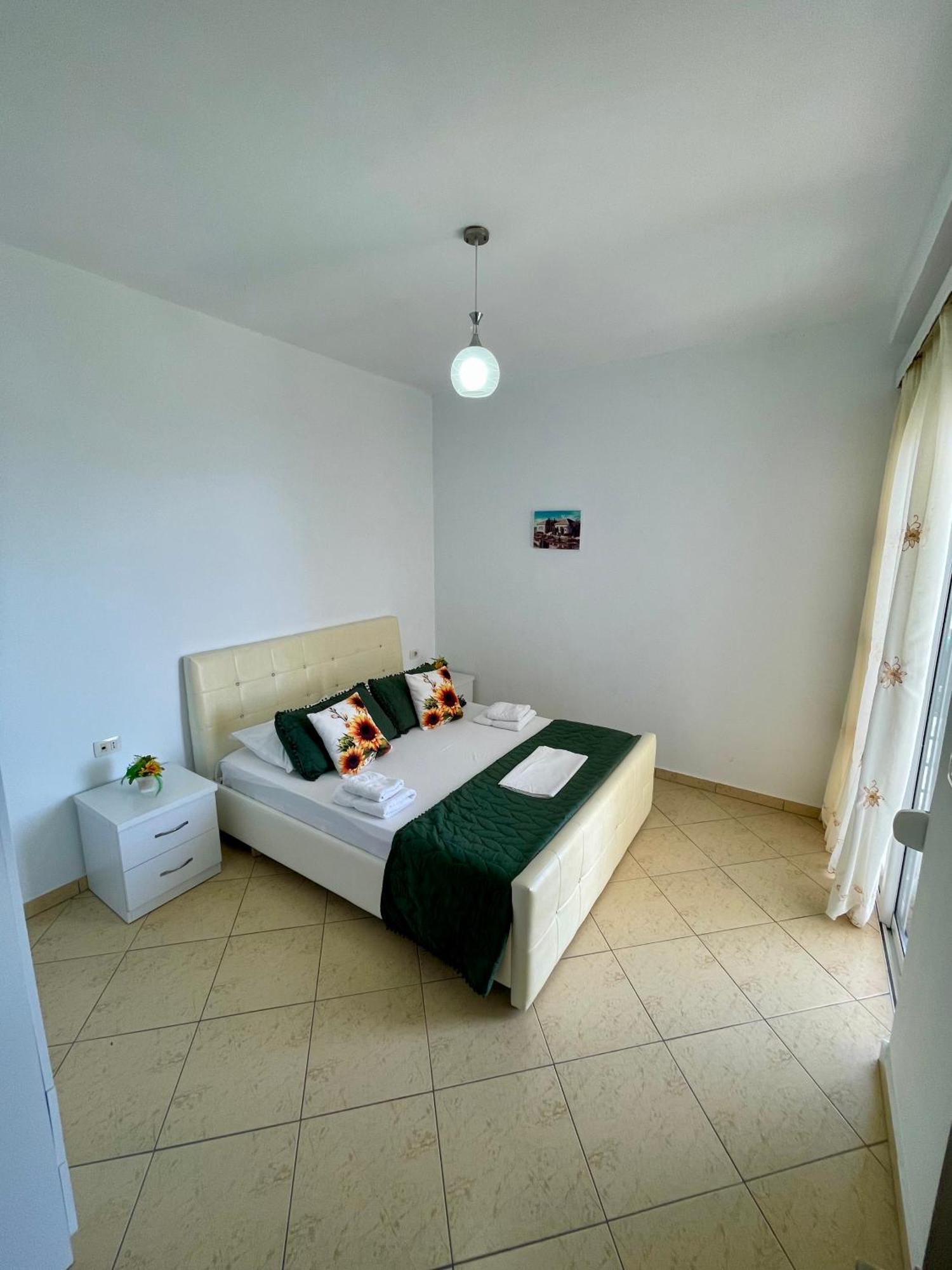 Eleana Apartments Саранде Екстериор снимка